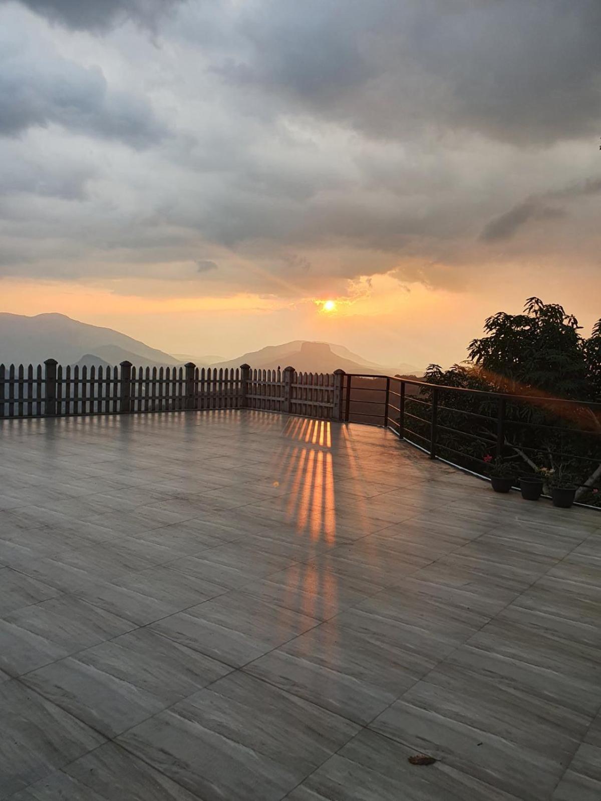 Serenity Valley Ambuluwawa Resort Kandy Exterior foto